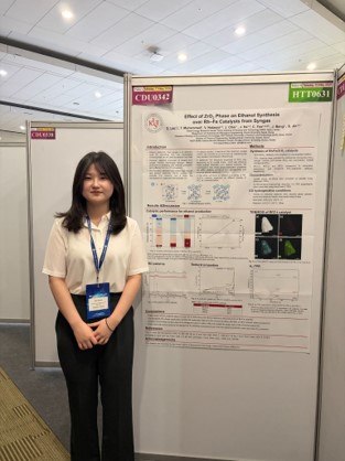 Soyun presenting her poster at ISCRE29